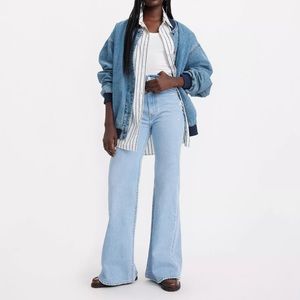 Levi’s Ribcage Bell jeans 29”x34”